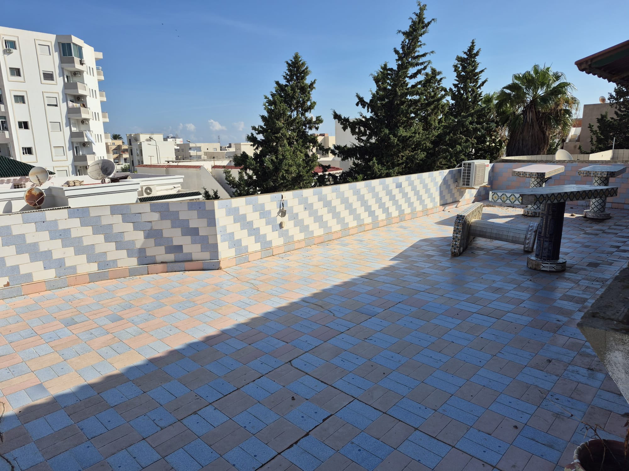 Raoued&nbsp;Cite El Ghazala 2&nbsp;Location&nbsp;Appart. 3 pi�ces&nbsp;S plus 3 avec grande terrasse