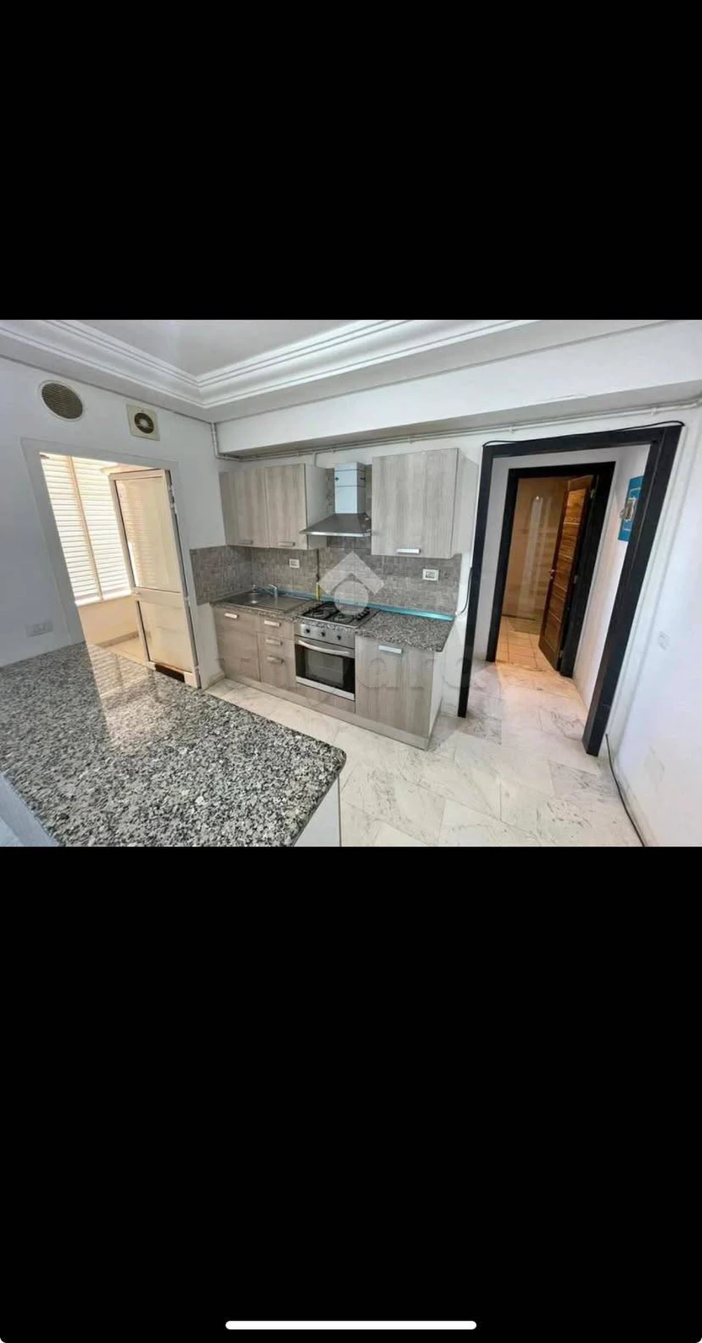 La Marsa&nbsp;Cite Bhar Lazreg&nbsp;Vente&nbsp;Appart. 1 pi�ce&nbsp;S plus 1 avec ppss et celier